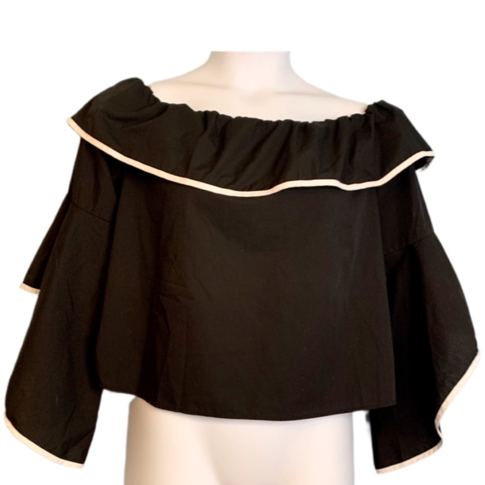 Bleuh Ciel black off the shoulder boxy crop top large angled bell sleeve Sz L